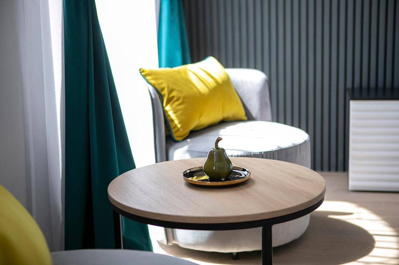 House Of Charles Hotel Carei Eksteriør billede