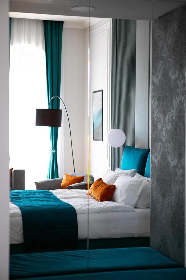 House Of Charles Hotel Carei Eksteriør billede